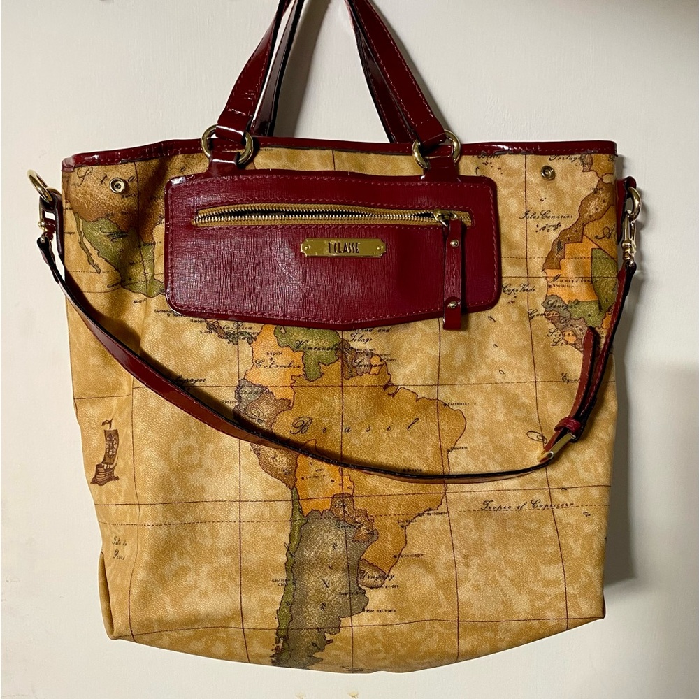 Classe Alviero Martini Italian vintage roomy expandable bucket bag, red trim